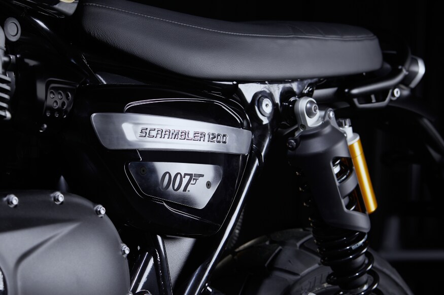 triumph scrambler 1200 bond edition