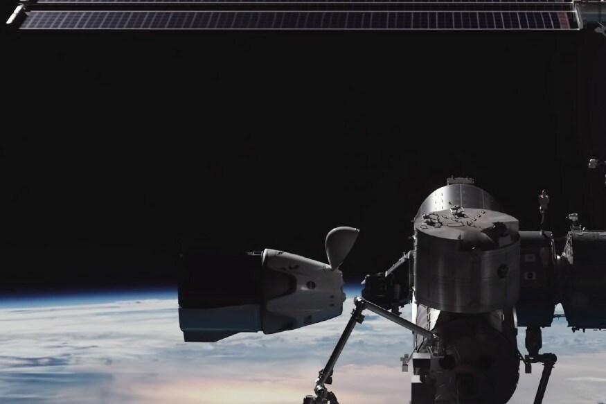 SpaceX Crew Dragon Falcon 9 docking