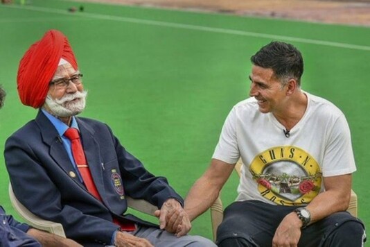 Akshay Kumar Mourns the Death of Legendary Hockey Player Balbir Singh