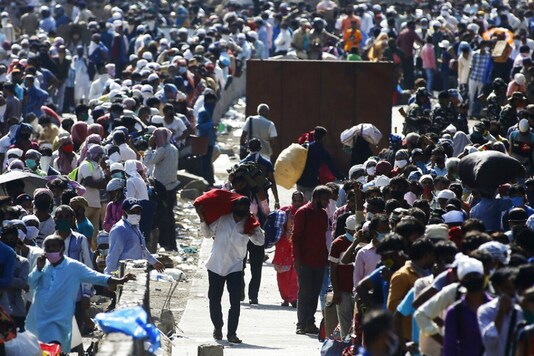 Image for representation only: Migrants at Mumbai Railway Station.
