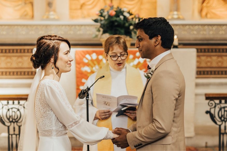 Read more about the article Doctor and Nurse Tie the Knot in UK Hospital amid Coronavirus Lockdown