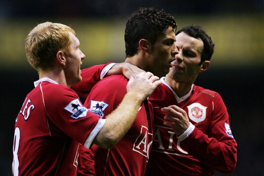 Cristiano Ronaldo (C), Ryan Giggs (R) and Paul Scholes. (Photo Credit: Twitter)