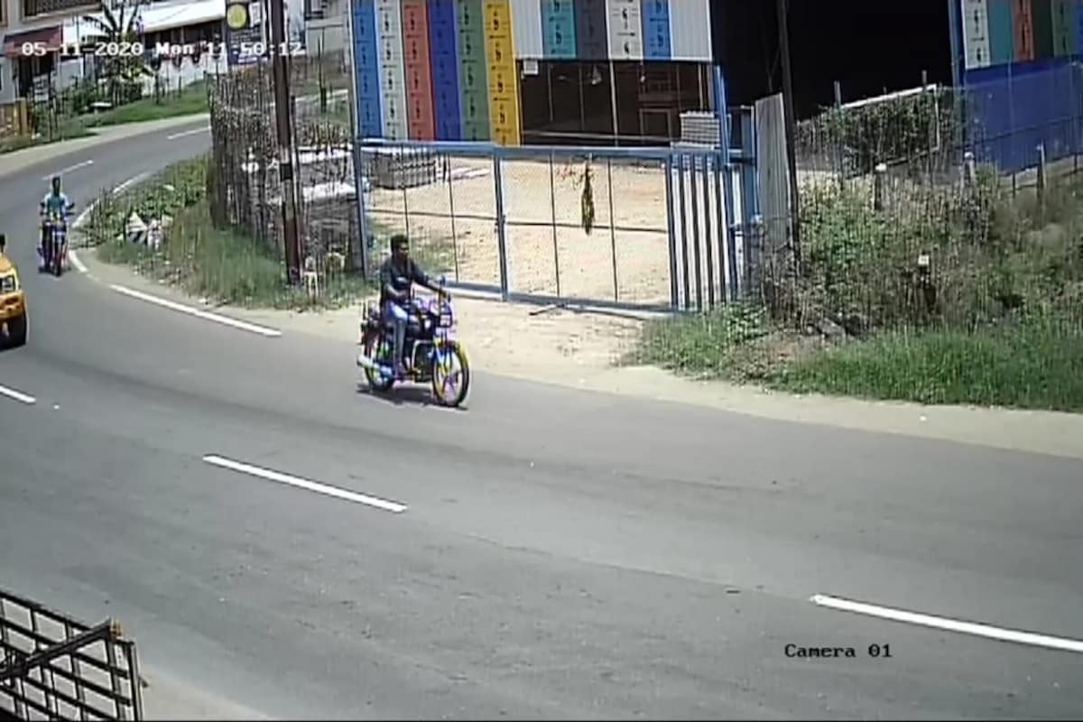 Tamil Nadu Tea Shop Worker Steals Bike To Take Kin Home Amid Lockdown Parcels It Back After 2 Weeks