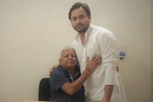 Tejashwi Yadav, the couple's younger son, visited Lalu Prasad at the Rajendra Institute of Medical Sciences (RIMS) in Ranchi. (Image: Twitter)