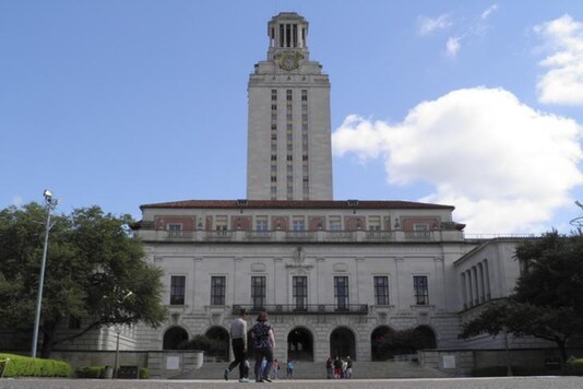 FILE PHOTO: People walk at the University of Texas campus in Austin, Texas, U.S. on June 23, 2016. REUTERS/Jon Herskovitz/File Photo