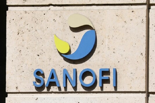 FILE PHOTO: The logo of Sanofi is seen at the company's headquarters in Paris, France, April 24, 2020.  REUTERS/Charles Platiau/File Photo