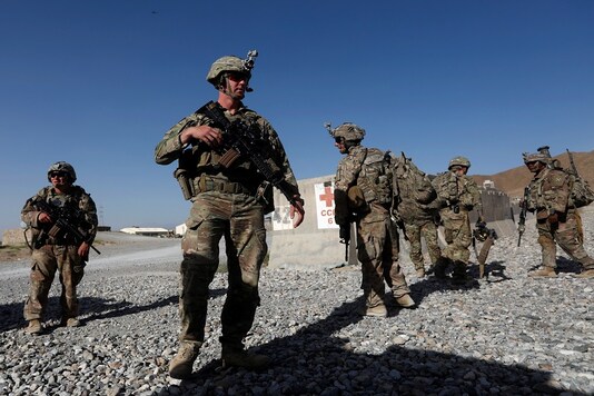 US troops wait for their helicopter flight at an Afghan National Army (ANA) base in Logar province, Afghanistan August 7, 2018. (Reuters)