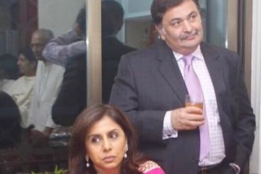 Neetu Kapoor Shares Throwback Picture With Rishi Kapoor, Pens Emotional Note