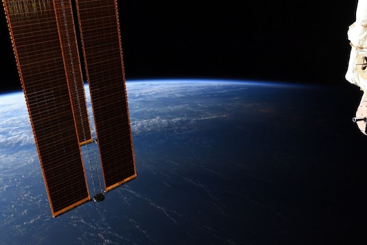 NASA Astronaut Shares Photo Capturing Boundary Between Day and ...
