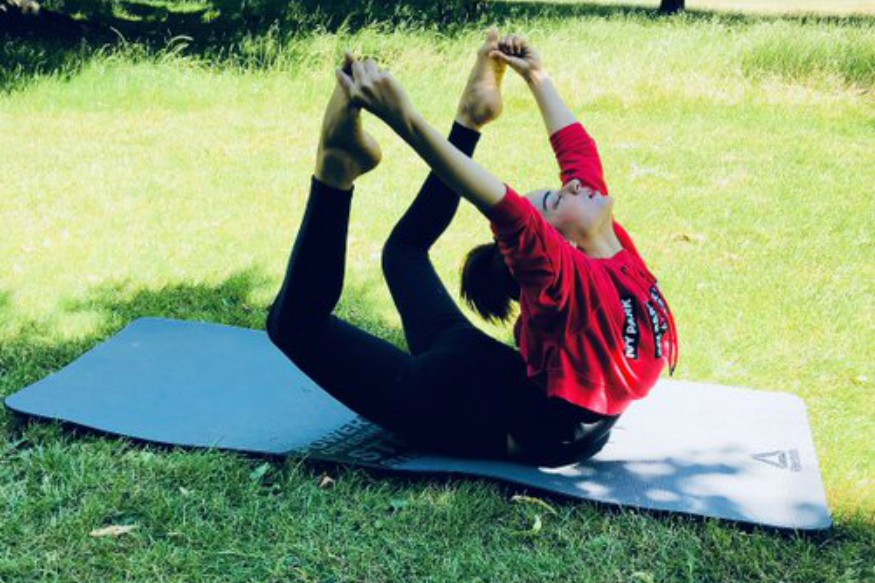 Celebrities Giving Us Major Fitness Goals With These Yoga Poses Photogallery