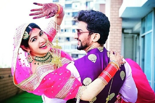 Manish Raisinghan Shares Photos Of Wedding With Sangeita Chauhaan During Lockdown Check out manish raisinghan's beautiful. manish raisinghan shares photos of