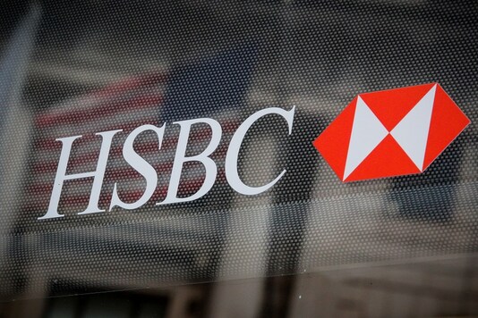 HSBC logo is seen on a branch bank in the financial district in New York, U.S., August 7, 2019. REUTERS/Brendan McDermid/Files
