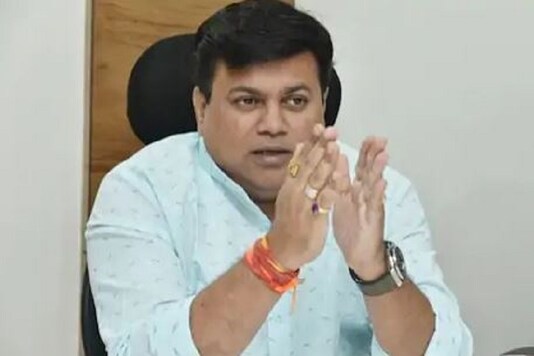 Earlier, in a letter to Human Resource Development Minister Ramesh Pokhriyal ‘Nishank’, Samant said that the new UGC, guidelines on exams should be “advisory” not “mandatory”. (News18 Lokmat)