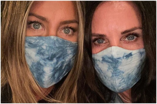 Jennifer Aniston and Courtney Cox.