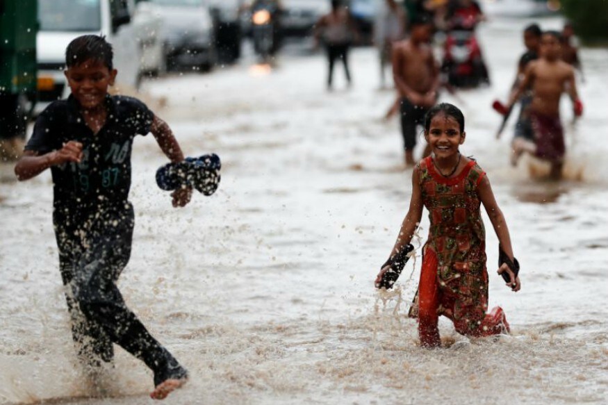 Rains Bring Relief to Delhi Under COVID-19 Lockdown - News18