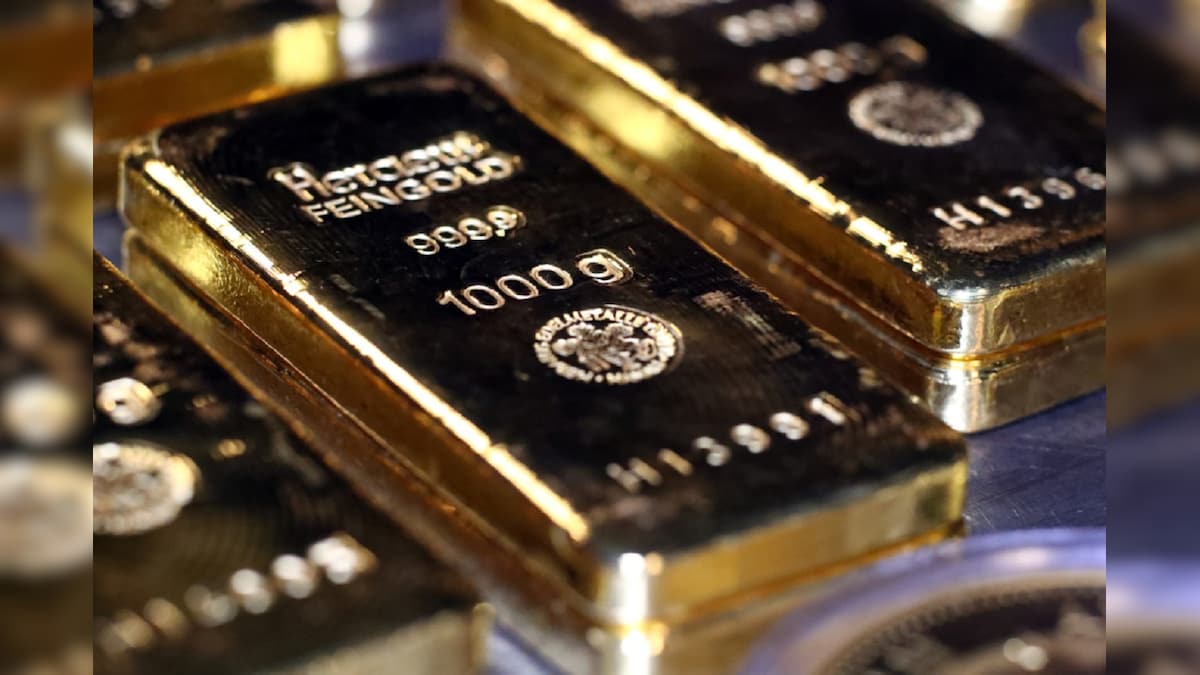 Gold Edges Higher as Dollar Slips; Focus Turns To Fed Chairman Powell's Speech