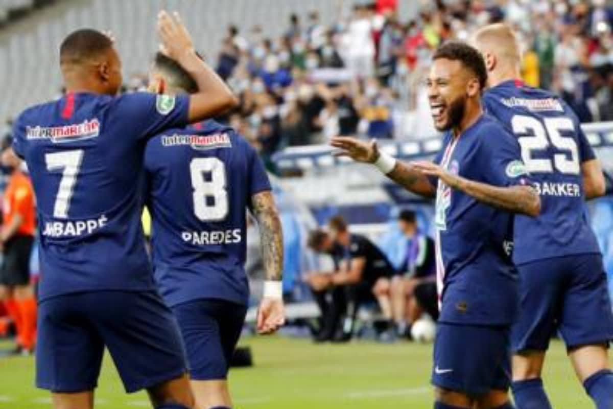 Kylian Mbappe Injured As Psg Beat Saint Etienne To Win Record Extending 13th Coupe De France News Reader Board