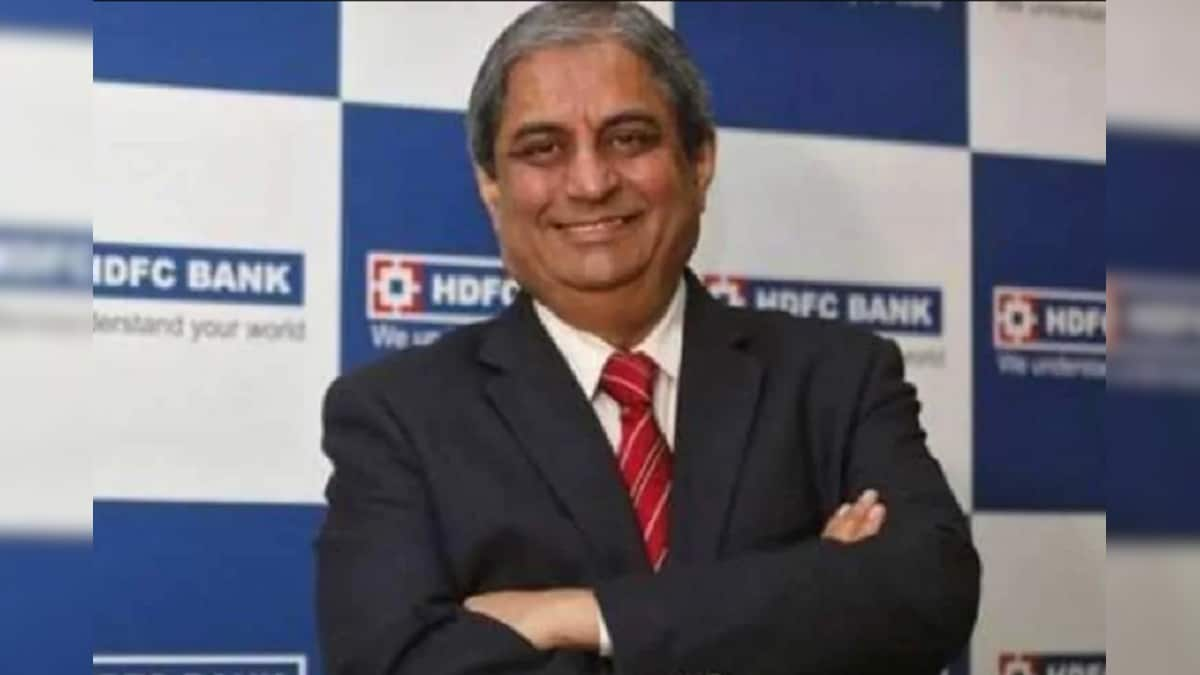 Aditya Puri Raises Rs 842 Crore by Selling HDFC Bank Shares, Holding down to 0.01 Percent