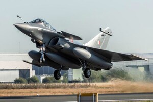 Rafale Fighter Jets Take Off From France Airbase To India