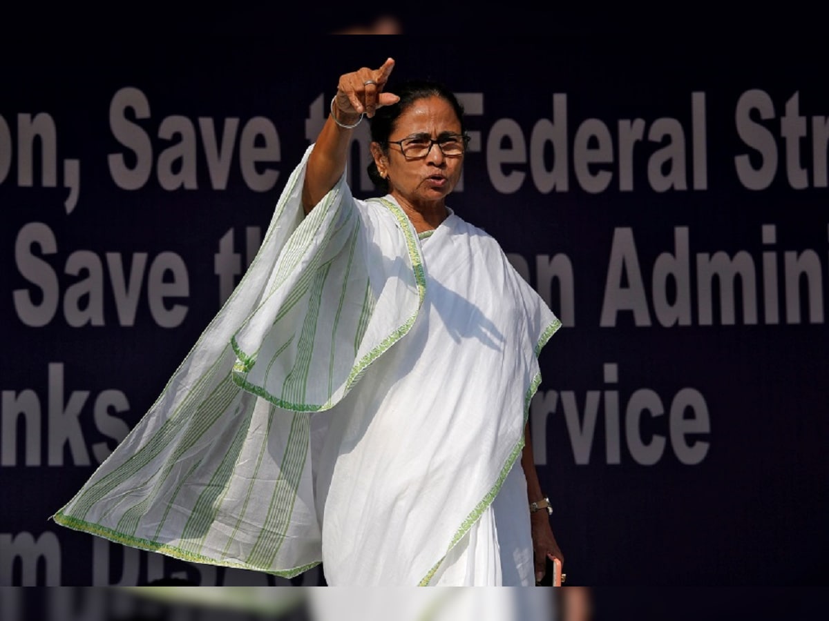 Mamata Banerjee Sings 'Jaago Durga' on Mahalaya, Residents Ask for Jobs  Instead