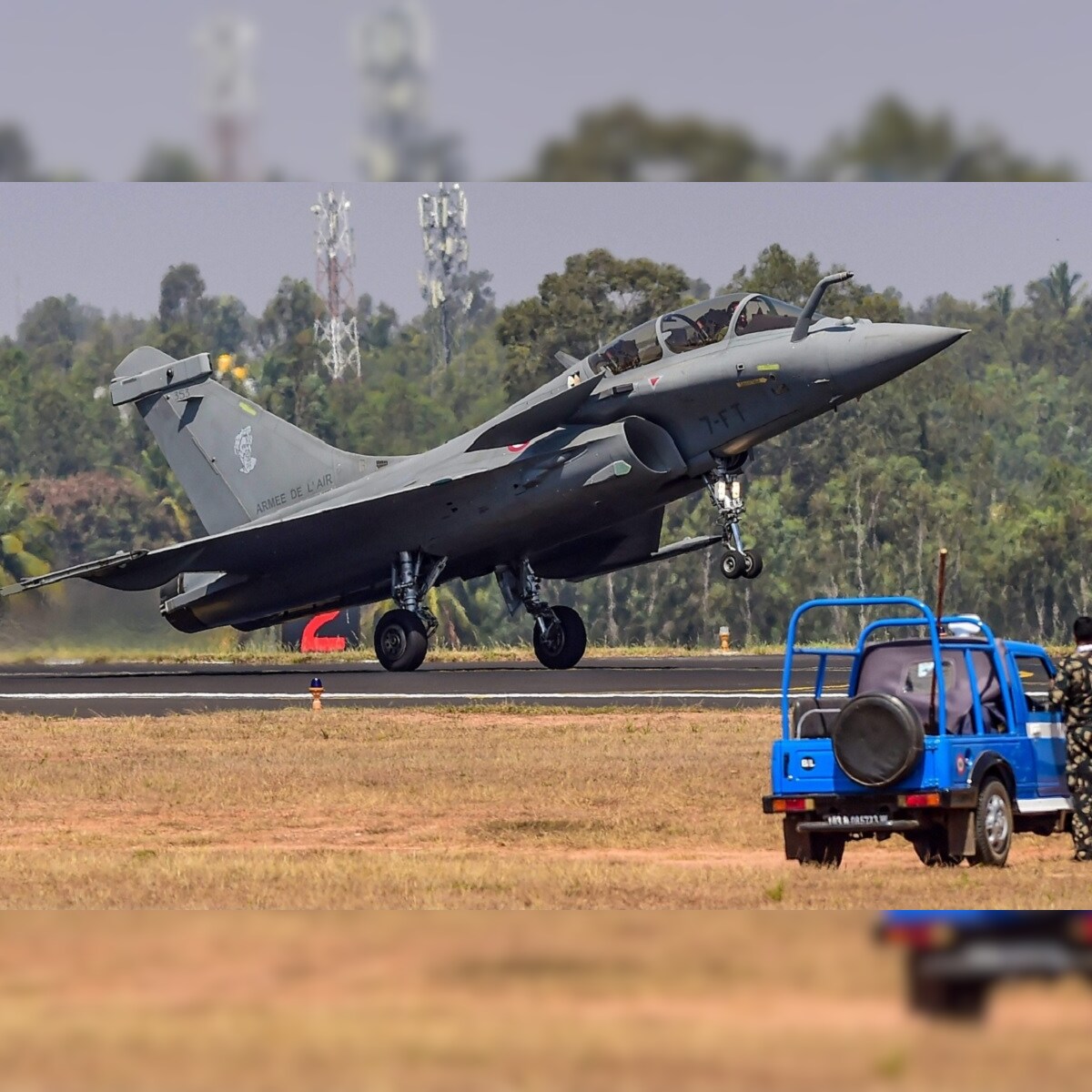 Rafale Vs China S J Vs Pak S Jf 17 How Effective Would Iaf S Latest Fighter Jet Be In A Two Front War