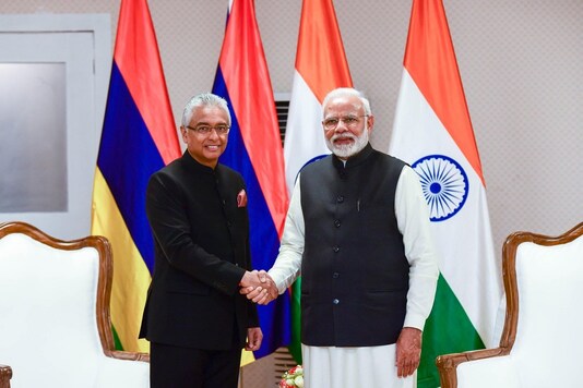 File photo of PM Narendra Modi with his Mauritian counterpart Pravind Jugnauth. 