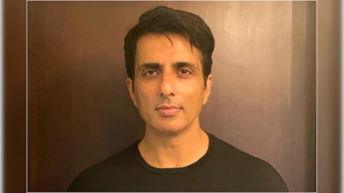 Sonu Sood's Witty Response to Twitterati Requesting PS4: Get Some Books and Read