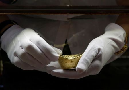 Chinese gold discounts hit record as pandemic hammers physical demand