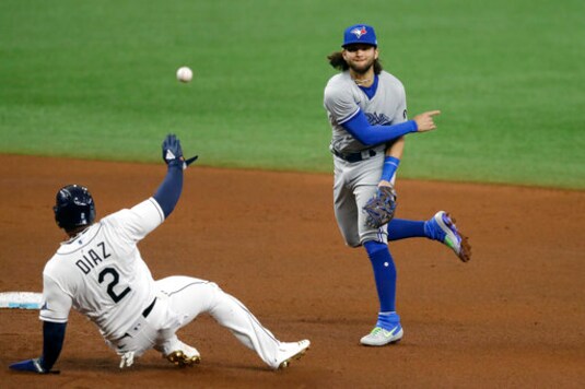 Lowe's eighth-inning triple propels Rays over Blue Jays 4-1