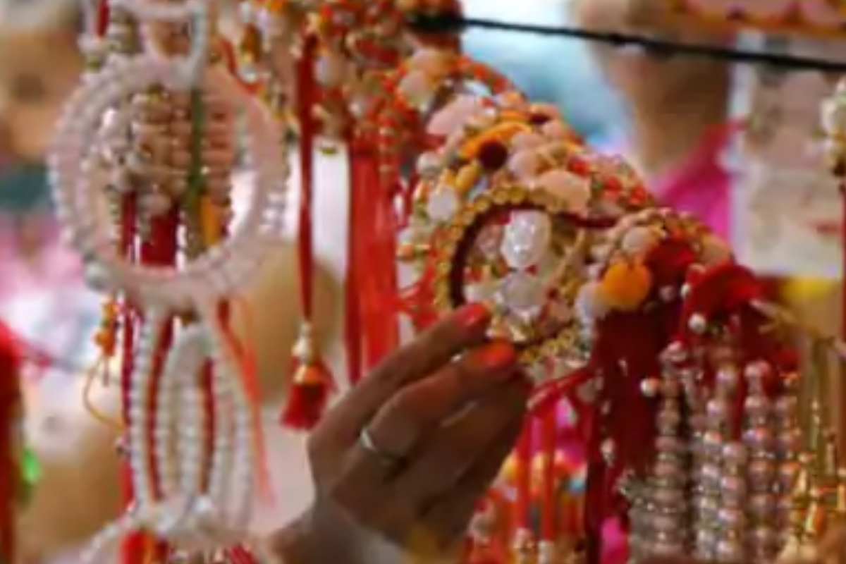 Raksha Bandhan 2020: Know the History, Date & Muhurat Behind the ...