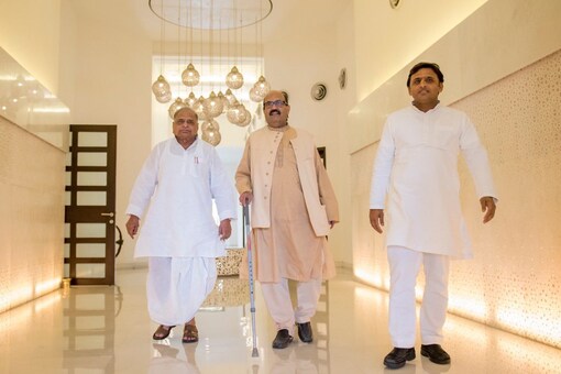 SP president Akhilesh Yadav shared a photograph of Amar Singh with his father and party patriarch Mulayam Singh Yadav on Twitter. (Image: Twitter/@yadavakhilesh)