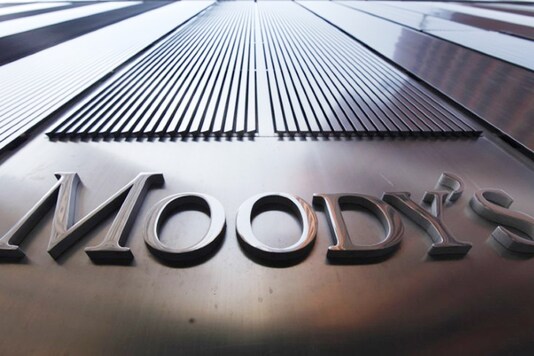 A Moody's sign on the 7 World Trade Center tower is photographed in New York August 2, 2011. (REUTERS/Mike Segar)