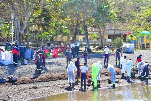 Mauritius Oil Spill in the Indian Ocean: Clean-up Ops in Full Swing