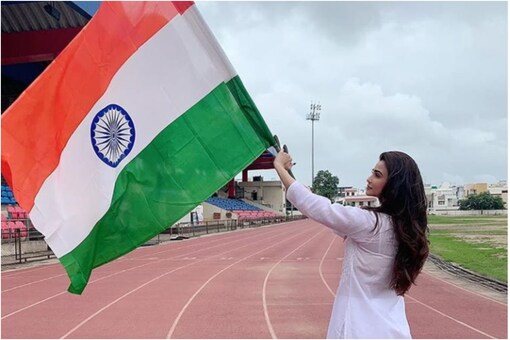 Bollywood Celebs Share Tricolour Posts to Wish Happy Independence Day