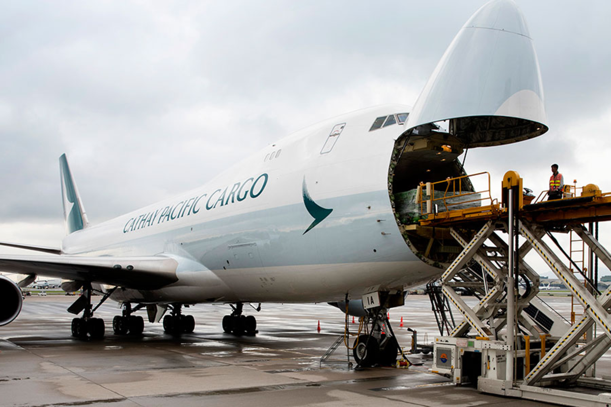 Change air. Джакартский Боинг 747. Джакартский Боинг 747 пепел.