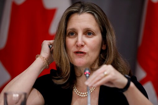 FILE PHOTO: Canada's Deputy Prime Minister Chrystia Freeland attends a news conference as efforts continue to help slow the spread of coronavirus disease (COVID-19) in Ottawa, Ontario, Canada March 23, 2020. REUTERS/Blair Gable/File Photo