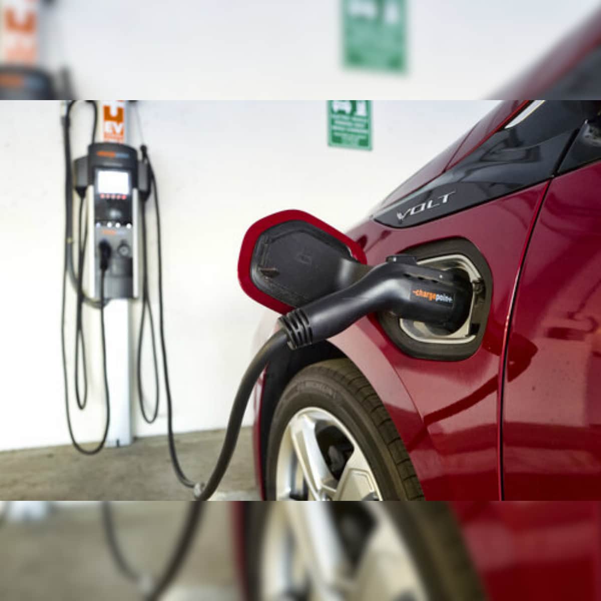 Top 5 Reasons Why You Should Switch To An Electric Vehicle Immediately And Save Earth