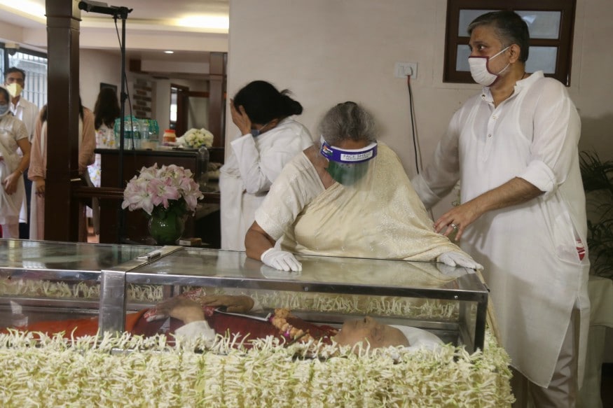 Pandit Jasraj Funeral: Family Members, Well-Wishers Pay Last Respects ...