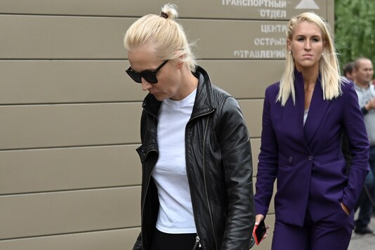 Wife of Kremlin Critic Alexei Navalny Appeals to Putin to Let Him be Moved to German Hospital