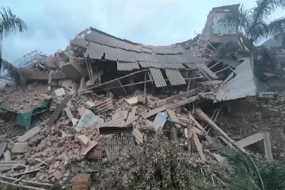 At least 1 Dead, Over 70 Feared Trapped as 5-Storey Building Collapses in Raigad; Rescue Operation On - News18