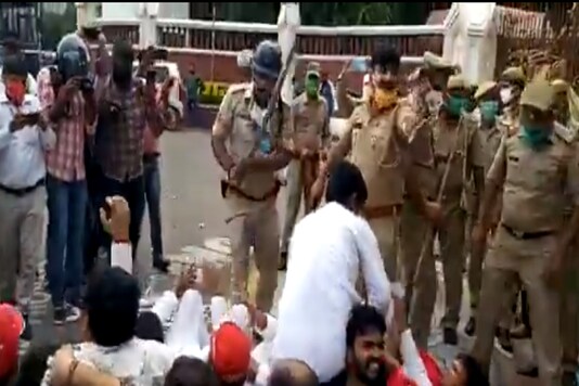 A screen grab of a video that SP chief Akhilesh Yadav shared on his Twitter handle. ( Credit: Akhilesh Yadav/Twitter)