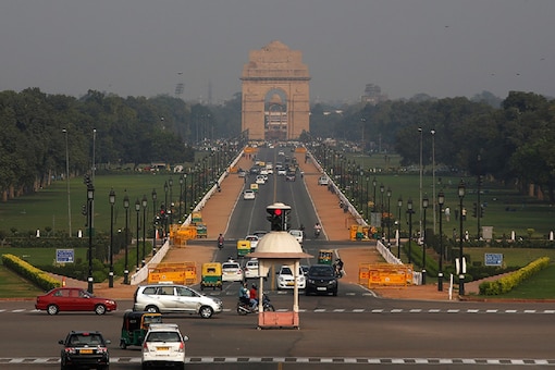 File photo: Vehicles move past the India Gate war memorial in New Delhi. (Reuters)
