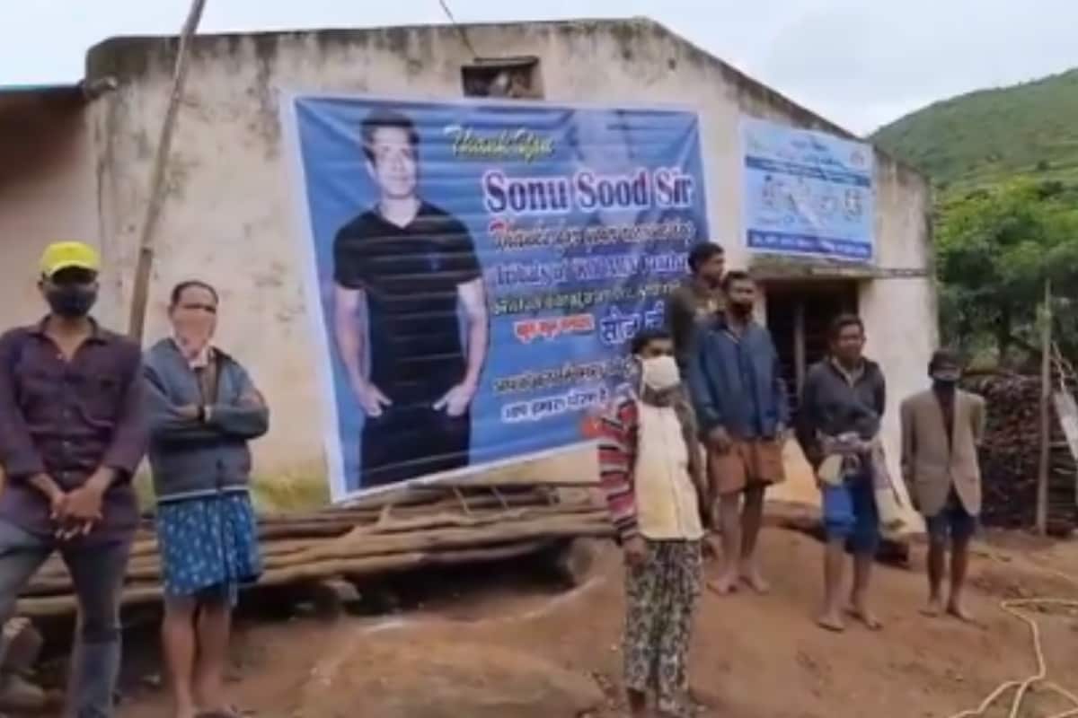 Self-reliant Tribals Put Up Posters to Thank Sonu Sood For Recognizing Their Efforts in Building Roads in AP