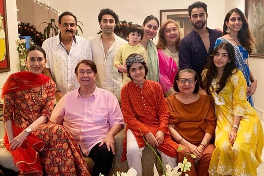 Karisma Kapoor, Kareena Kapoor Gather with the Clan for Ganpati Darshan, See Pics