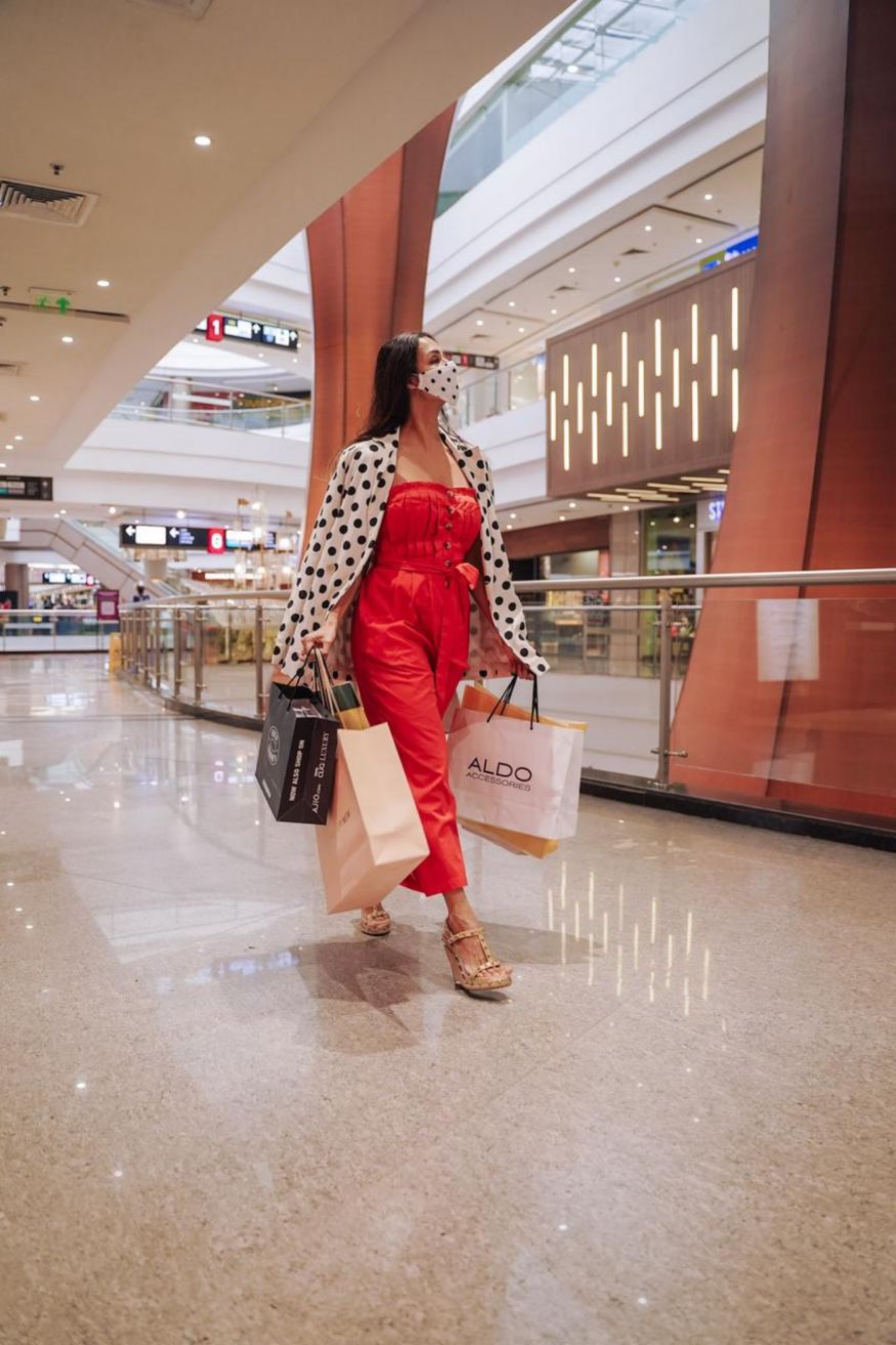 Malaika Arora Goes On Shopping Spree As Malls Reopen In Mumbai Photogallery Malaika arora khan (born august 23, 1973), also known as malaika arora, is an indian model, actress, television personality and former mtv vj. malaika arora goes on shopping spree as