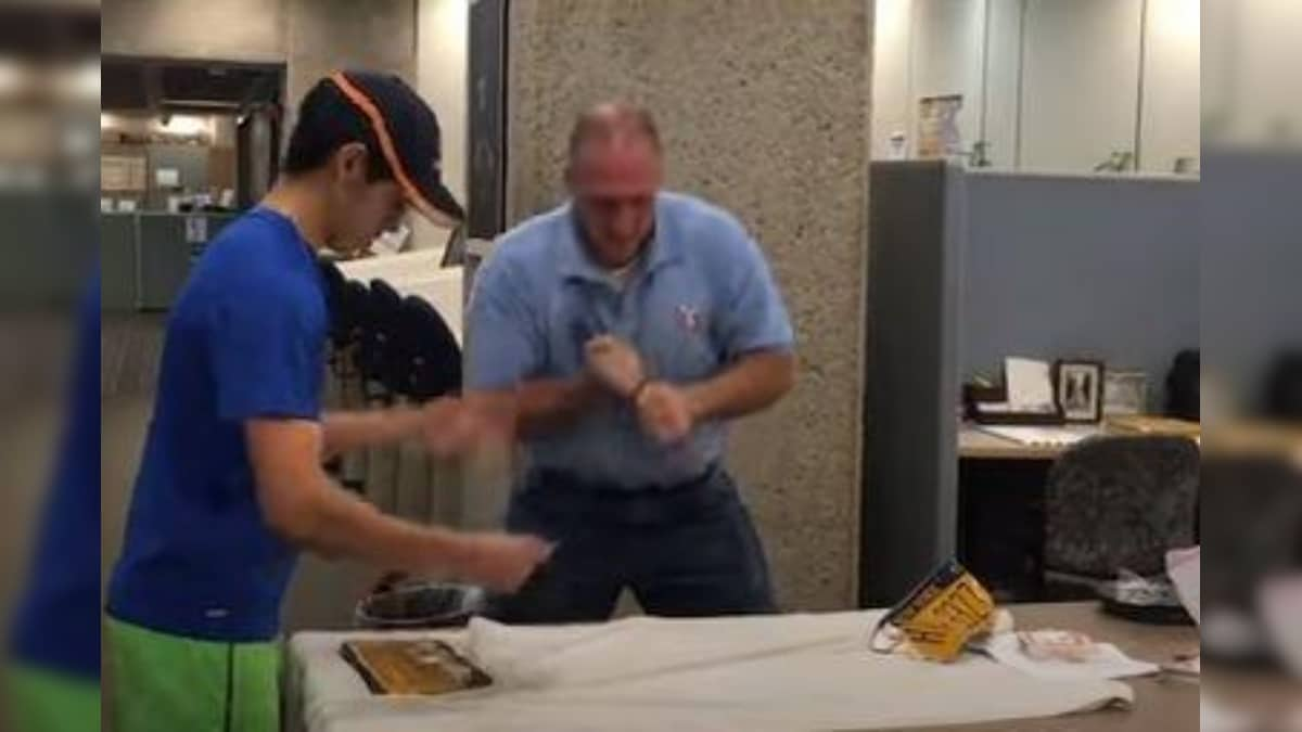 US Man Sets Guinness World Record by Tearing 29 Car License Plates With Bare Hands in a Minute