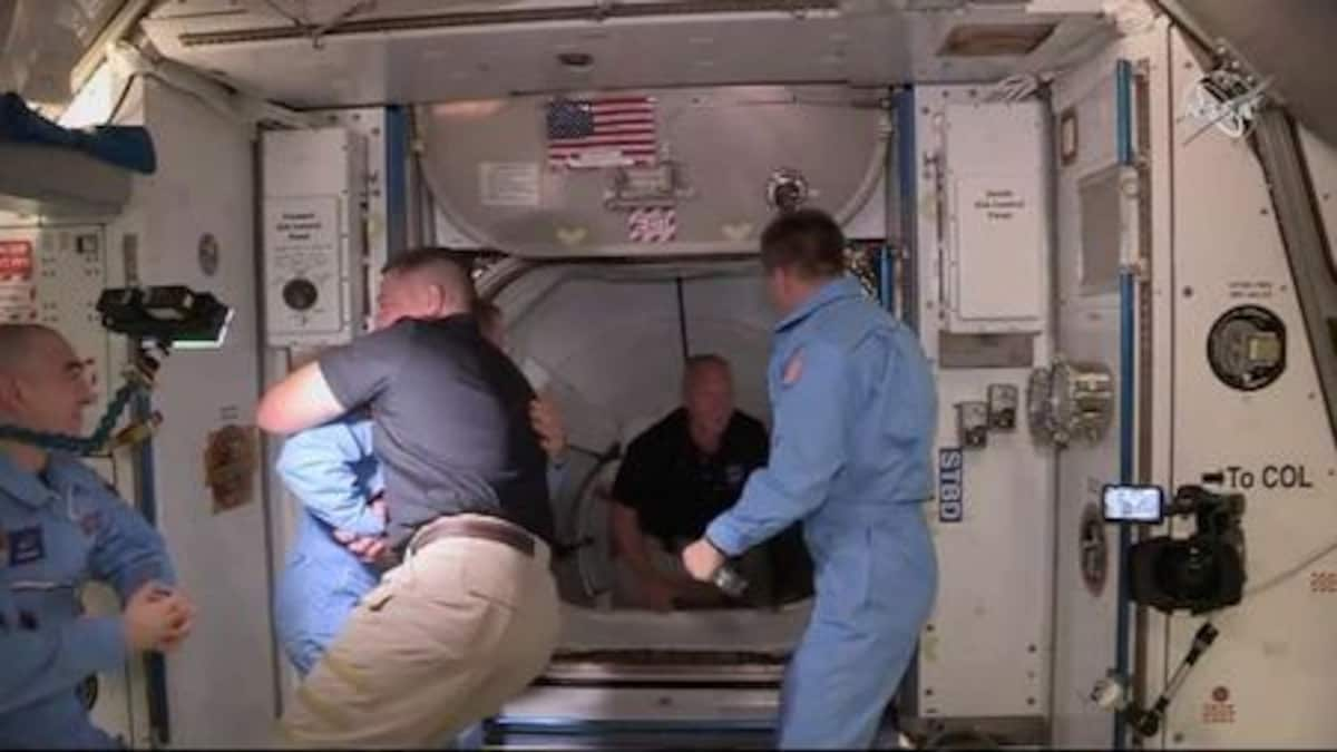 NASA Astronauts Riding SpaceX Capsule Poised for Sunday Return