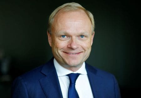 Nokia's new CEO adopts wait and see strategy in 'dream job'