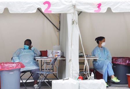 U.S. COVID-19 deaths drop for first time in four weeks