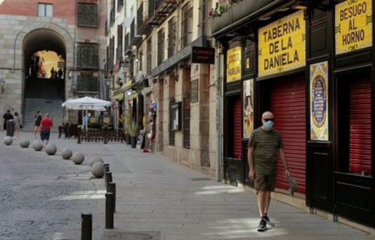 No fiesta in Spain as public drinking banned, clubs closed due to coronavirus surge